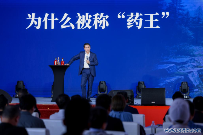 215万东说念主不雅看！吴向东直播共享“鲜为东说念主知”的湖湘文化